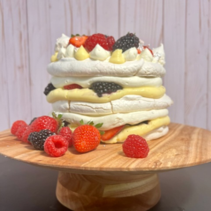 Pavlova Cake